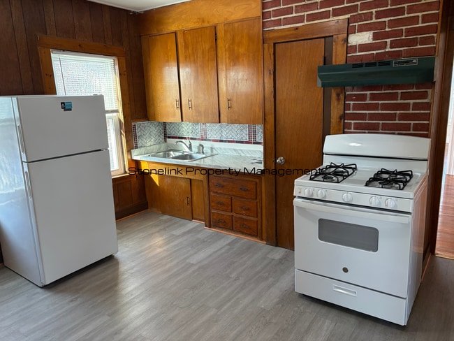 125-127 Pond Street - 125-127 Pond Street Apartment