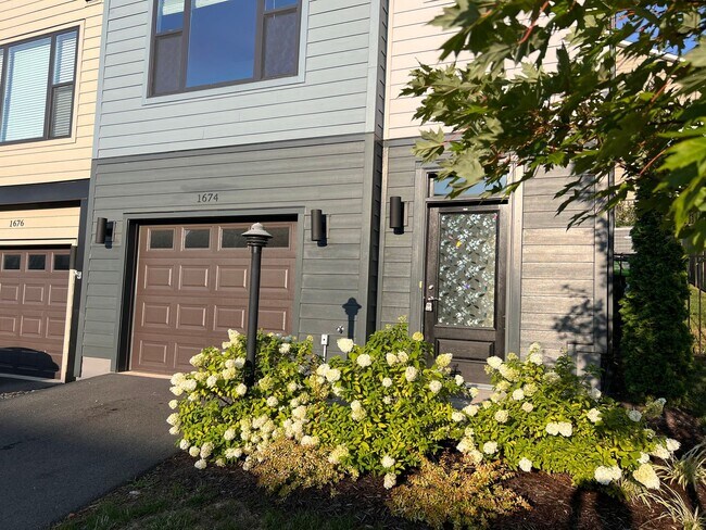 Foto del edificio - 1674 Delphi Dr