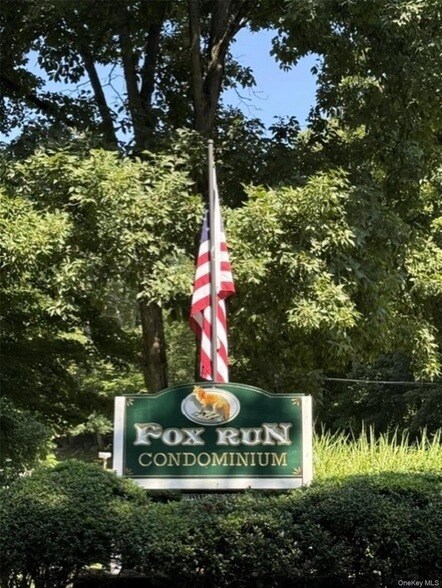 Foto del edificio - 315 Fox Run Ln