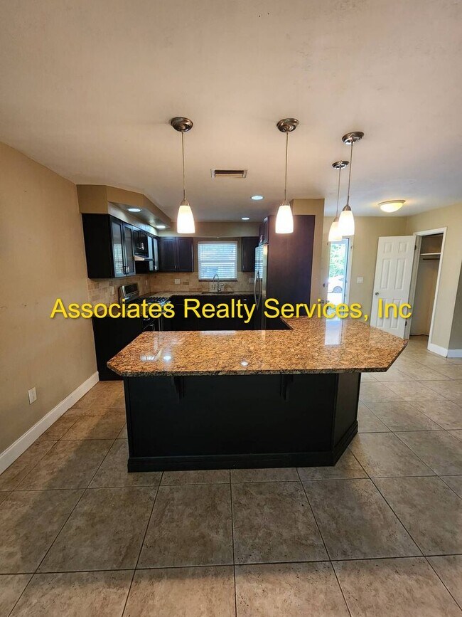 Foto del edificio - Must See!!! 3/2 in Pine Breeze (NW Gainesville)