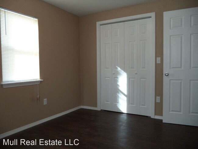 Building Photo - 2 br, 1 bath House - 1830 S Stonewall Avenue