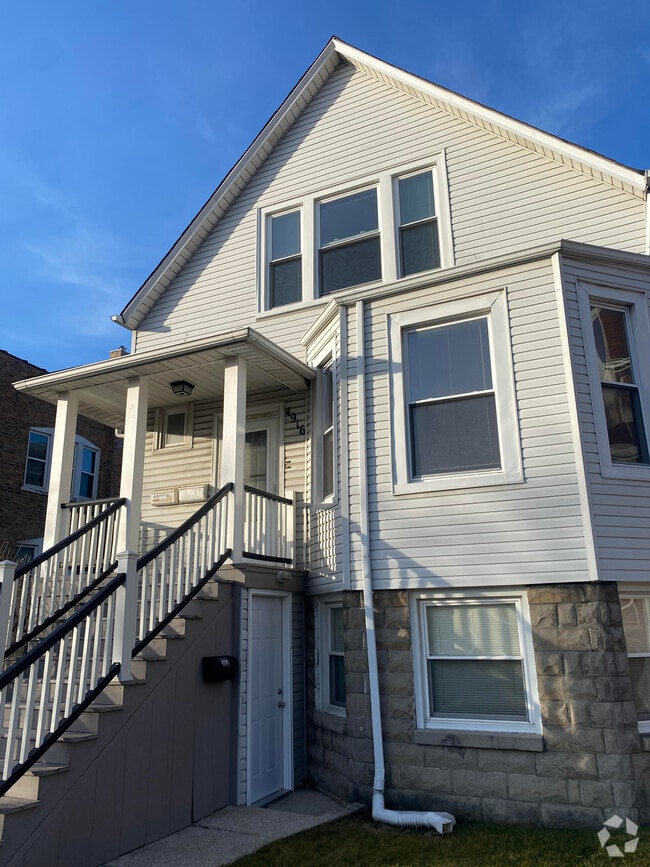 Building Photo - 4916 W Cornelia Ave