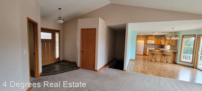 Building Photo - 4 br, 3.5 bath House - 3719 E Thrush Lane