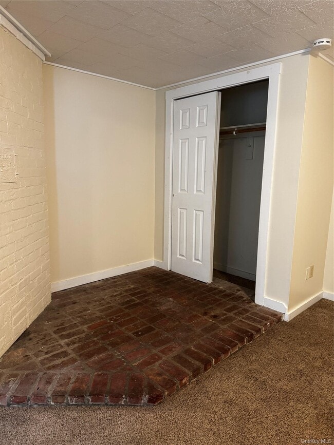 Building Photo - 1529 NY-300
