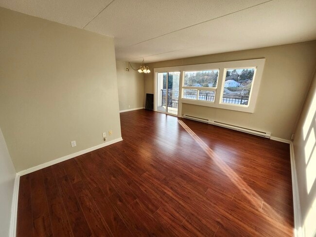 Building Photo - 411 Ellerdale St