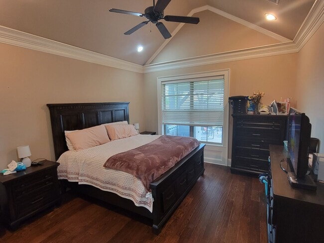 Building Photo - Cyrpess Bend Rental (4 Bedroom 3 Bath)