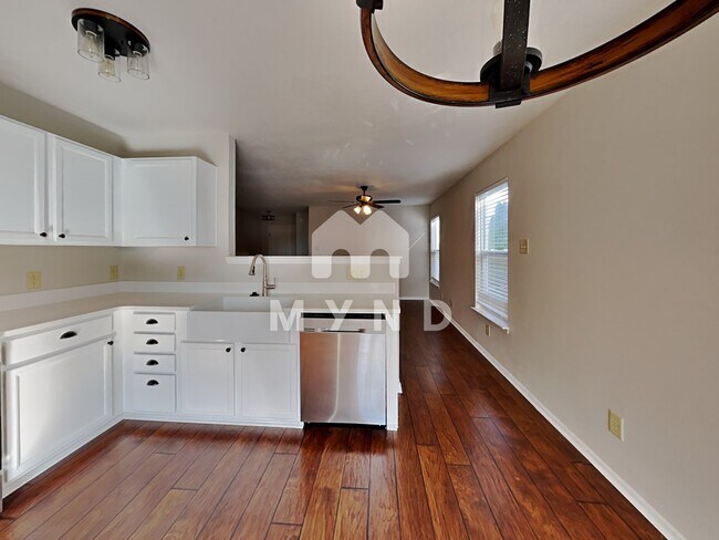 Building Photo - 8423 Sansa St
