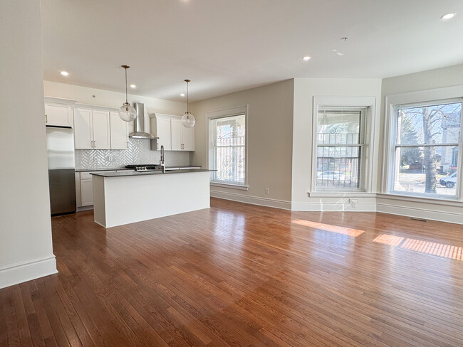 Foto del edificio - 446 Linwood Ave