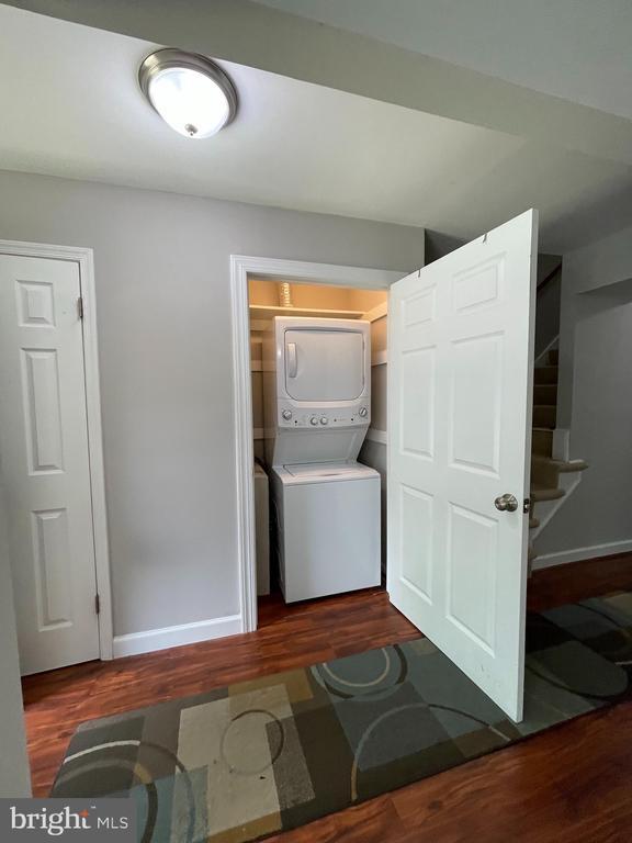 Building Photo - 8094 Sleepy View Ln