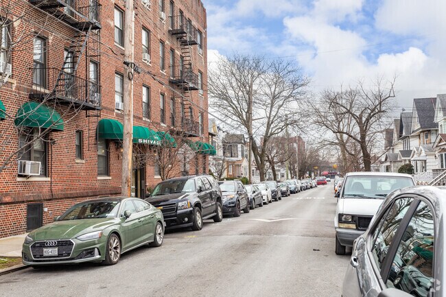 Building Photo - 101-33 108th St