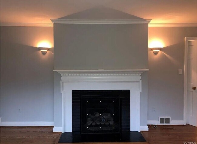 Building Photo - Beautifully Renovated 4bdrm/2.5bth Tri-Level Home Located on a Large Lot in Henrico County!!