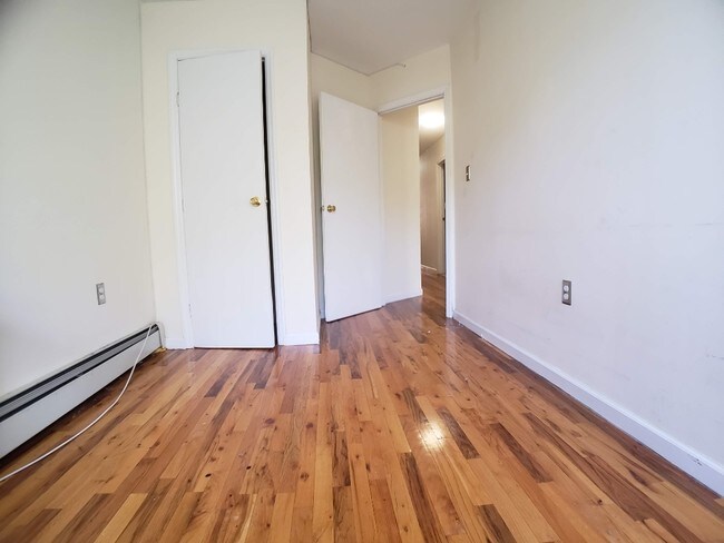 Foto del edificio - 2 Bedroom Apt/Gun Hill Road