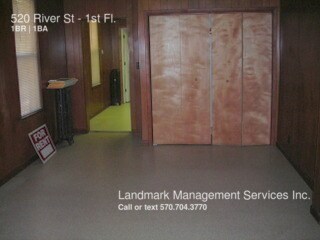 Building Photo - 520 River St