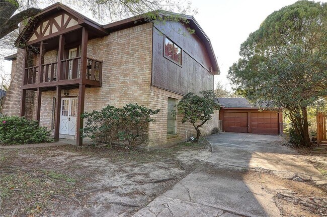 Building Photo - 7723 Antoine Dr