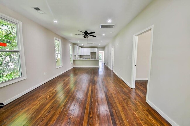 Building Photo - 2029 Felix Ave