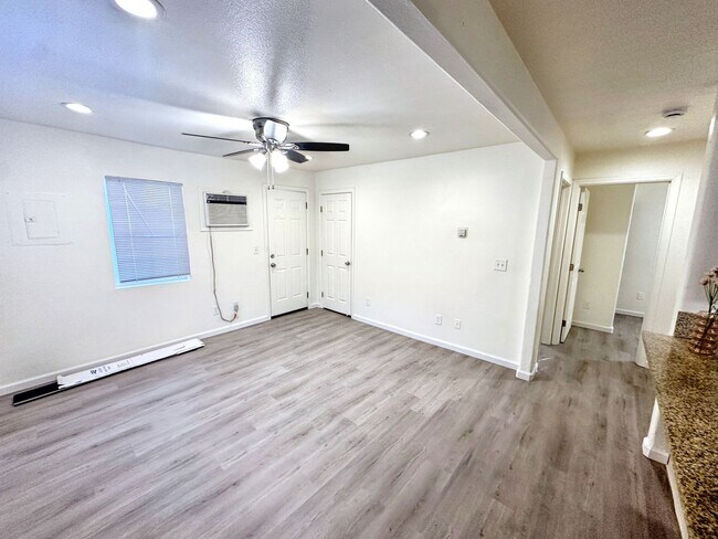Foto del edificio - Spacious & Functional 2BD/1BA Home – Move-...