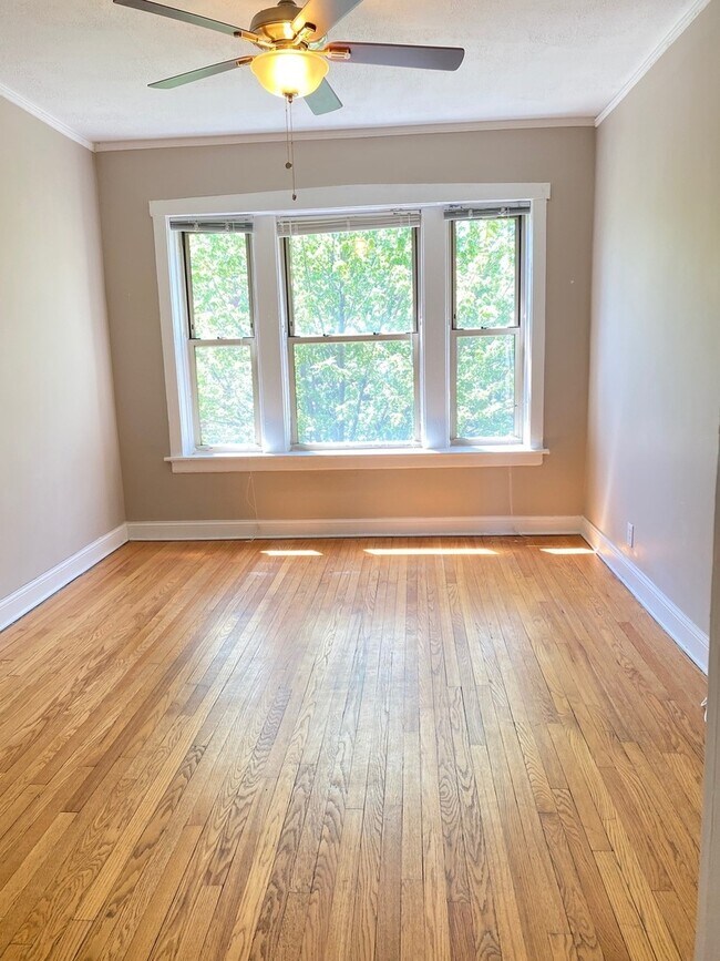 Foto del edificio - 3103 N Racine Ave