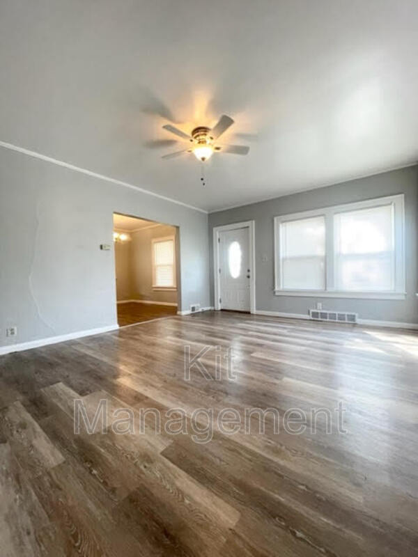 Building Photo - 924 Dryden Dr