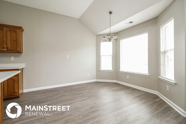 Foto del edificio - 3182 Pinetree Loop S