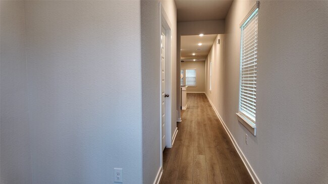 Foto del edificio - 8519 Blueberry Ash St