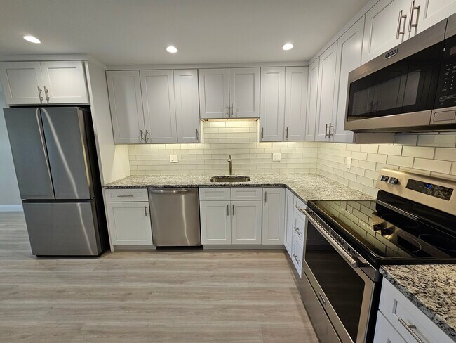 Another view of the beautiful kitchen - 41 Warren St