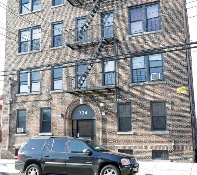 Building Photo - 734 E 228th