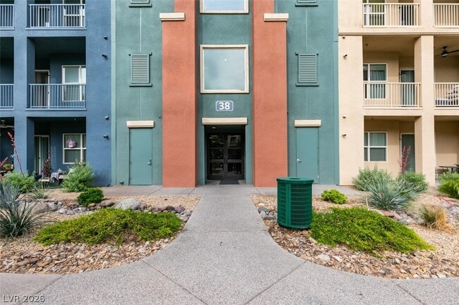 Foto del edificio - 38 E Serene Ave