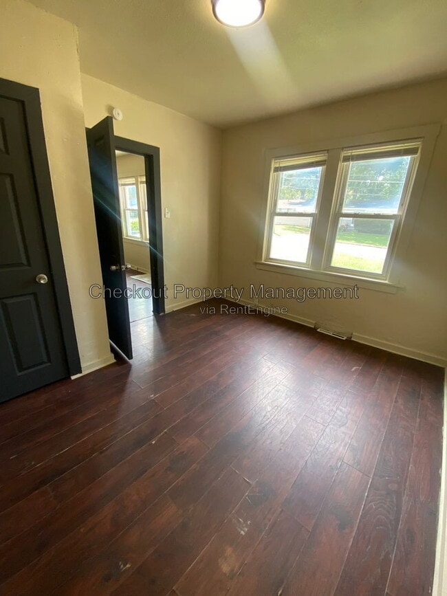 Building Photo - 3032 Tennyson Ave