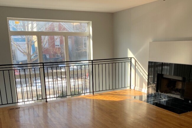 Foto del edificio - 2327 S Sawyer Ave