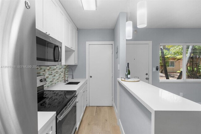 Foto del edificio - 6330 SW 79th St