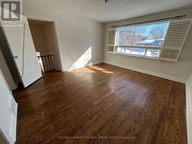 Photo du bâtiment - 294 Betty Ann Dr