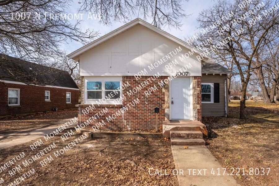 Primary Photo - Charming Home in the Heart of Springfield!