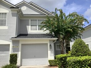 Building Photo - 940 Rock Harbor Ave