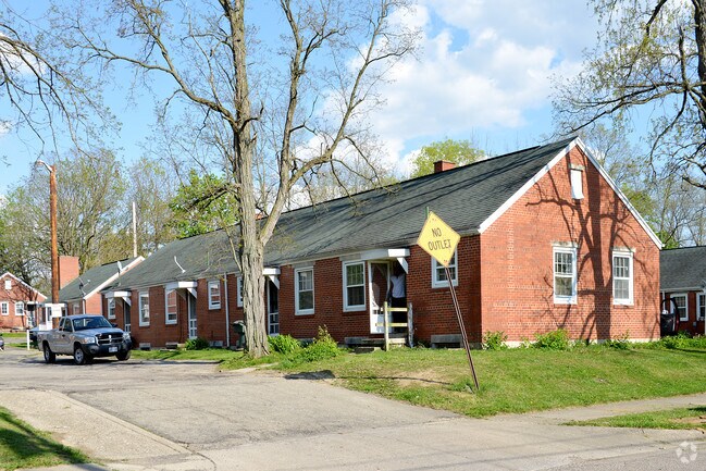 Building Photo - 1956 Victoria Ave