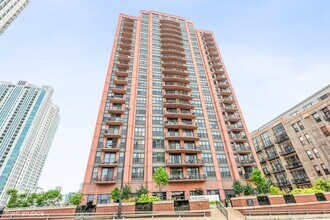 Building Photo - 330 N Jefferson St