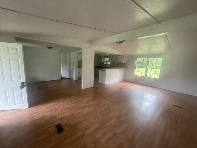 Foto del edificio - 255 Woodville Heights Cir