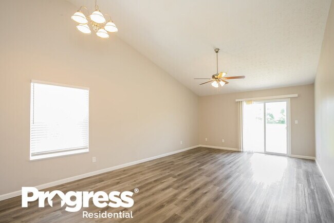 Foto del edificio - 5414 Lake Boggs St