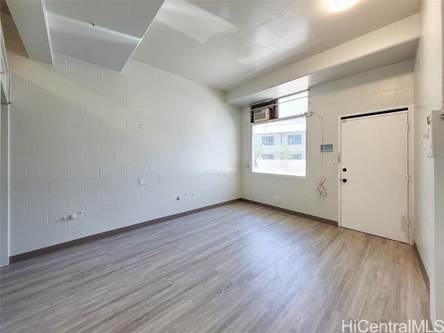 Foto del edificio - 526 N School St
