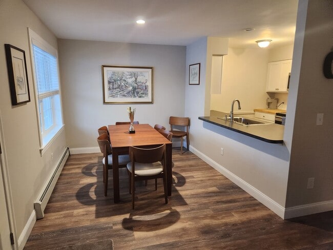 Foto del edificio - 91 Village Green Cir