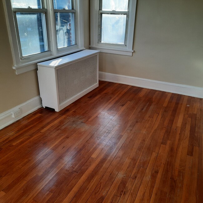 Foto del edificio - 447 E 5th St