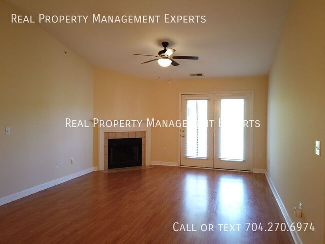 Foto del edificio - 10657 Hill Point Ct