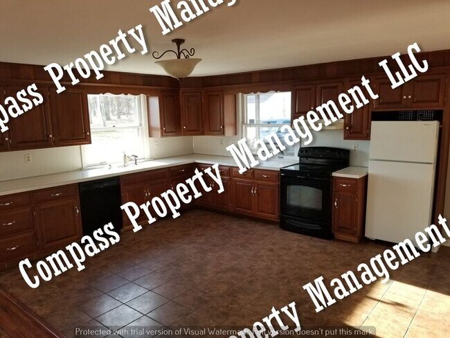 Building Photo - $1495 - 3 Bed, 1.5 Bath - Honey Brook