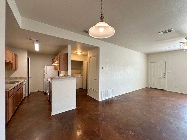 Building Photo - 6300 Temora Loop