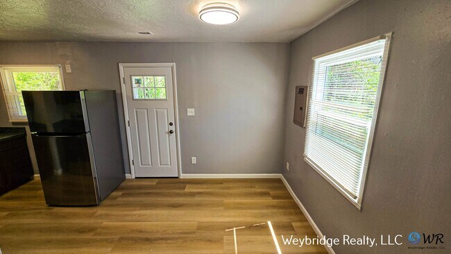 Foto del edificio - A Nice 3-Bed 1 Bath Ranch Style House in Northside!!!