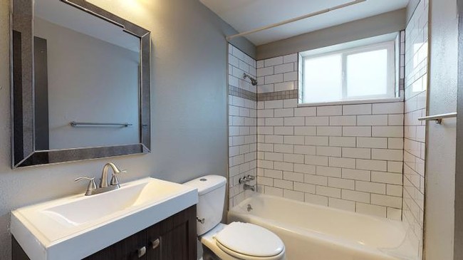 Building Photo - 1 bedroom in Lakewood CO 80214