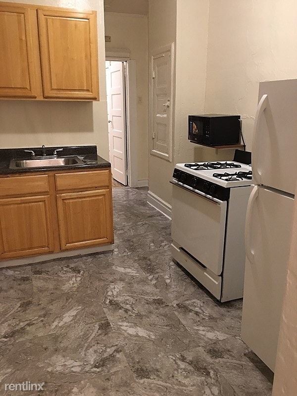 Building Photo - 2 br, 1 bath Apartment - 100 Romaine Avenue 1