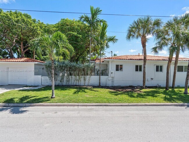 Building Photo - 9289 Dickens Ave