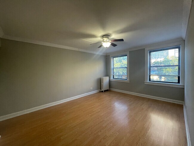 Foto del edificio - 831 W Bradley Pl