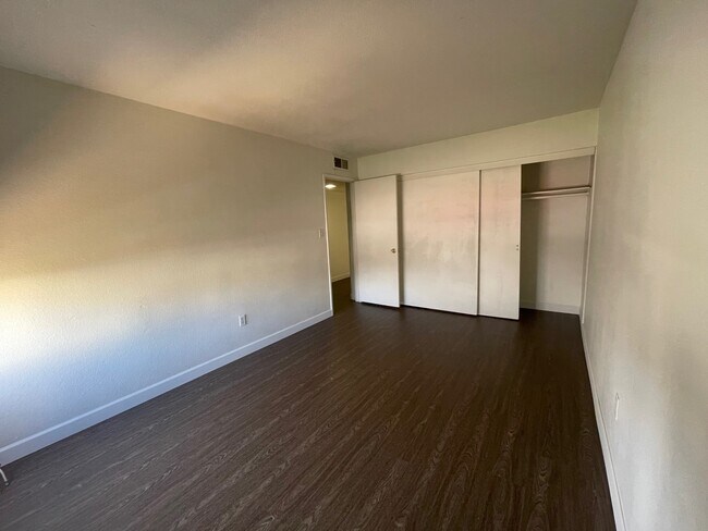 Building Photo - 5972 W Golden Ln