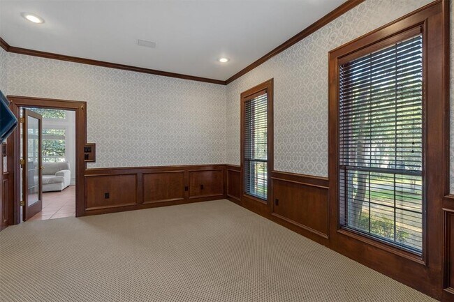 Building Photo - 3417 Vintage Dr